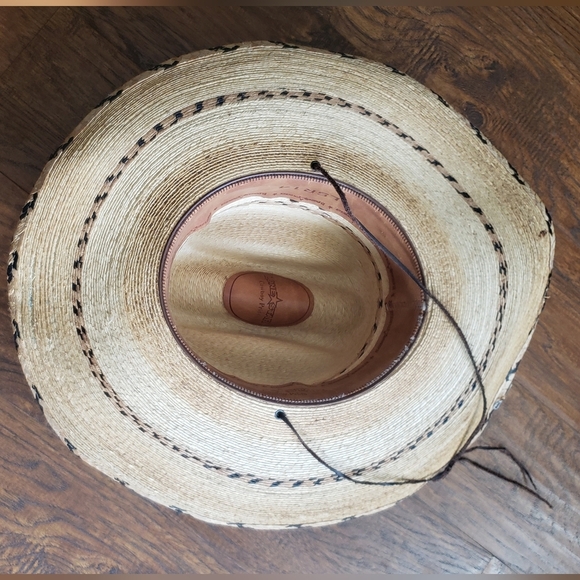 The Lonestar® one size beautifully crafted cattleman pinto palm hats - Picture 8 of 12